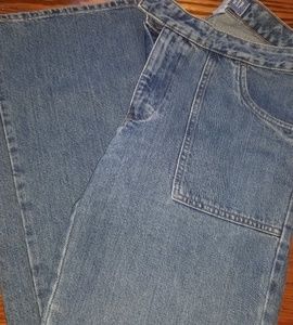 Women's GAP flare jeans front pockets size…